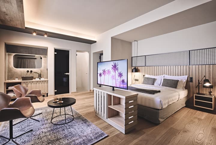 Cama Luxury Suites Glyfada