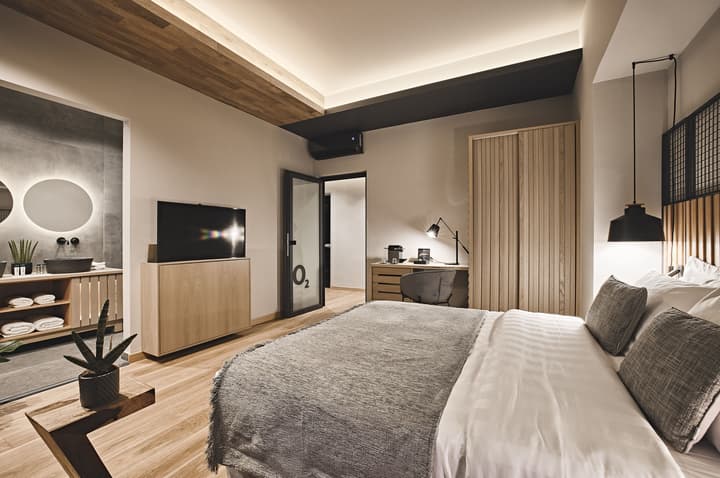 Cama Luxury Suites Glyfada