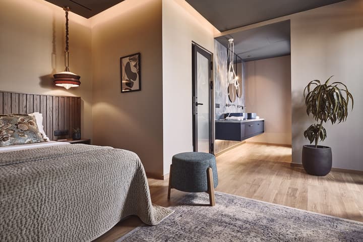 Cama Luxury Suites Glyfada