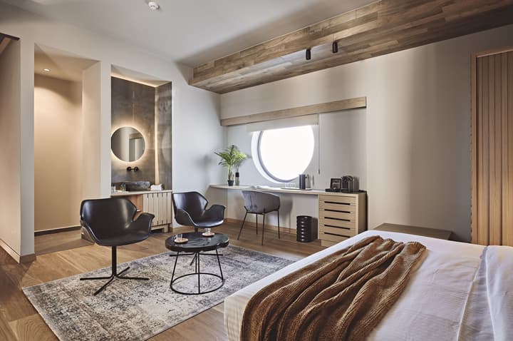 Cama Luxury Suites Glyfada