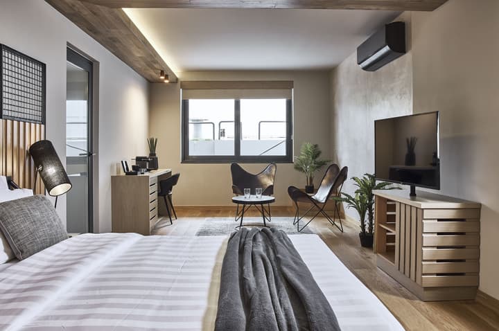 Cama Luxury Suites Glyfada