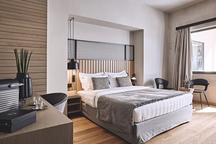 Cama Luxury Suites Glyfada