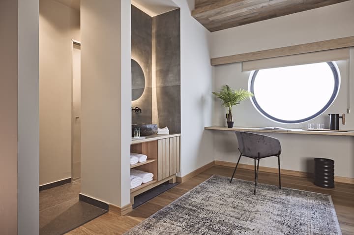 Cama Luxury Suites Glyfada