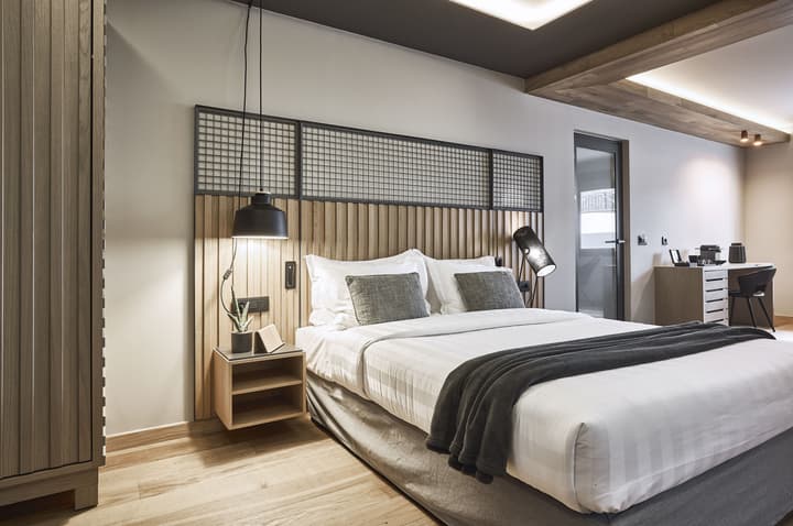 Cama Luxury Suites Glyfada