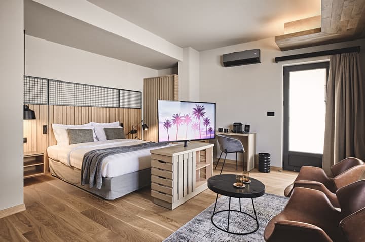 Cama Luxury Suites Glyfada