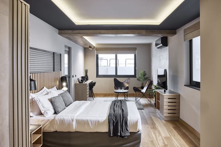 Cama Luxury Suites Glyfada