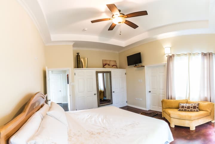 Blue Paloma Bed & Breakfast