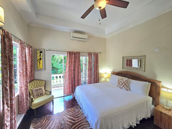 Blue Paloma Bed & Breakfast