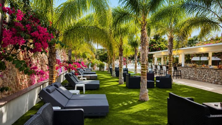 Corfu Hotel