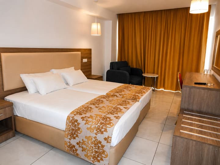 Corfu Hotel