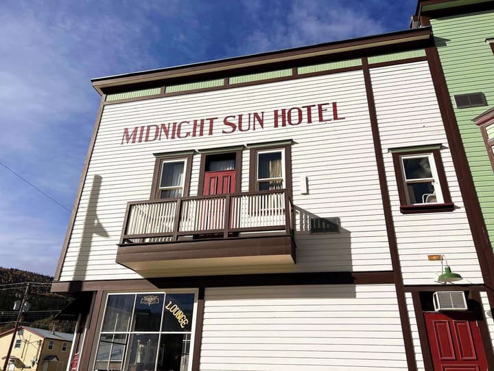 Midnight Sun, a Coast Hotel