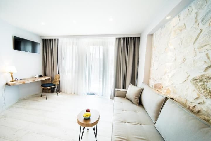 Kali Thea Suites