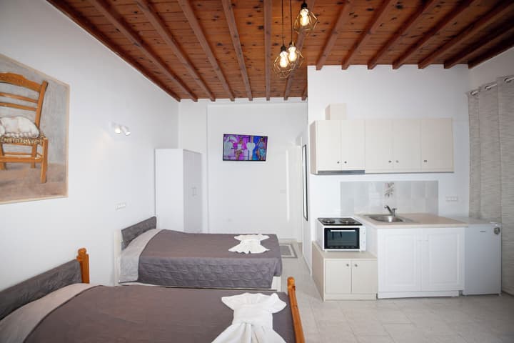 Karboni Hotel