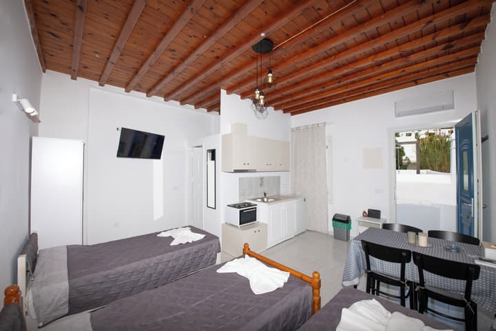 Karboni Hotel