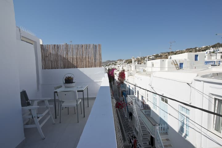 Karboni Hotel