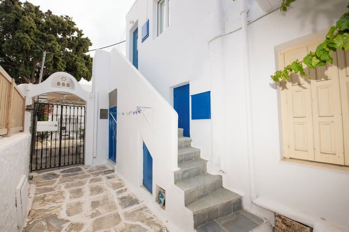 Karboni Hotel