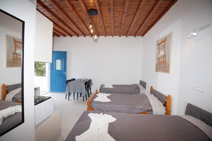 Karboni Hotel