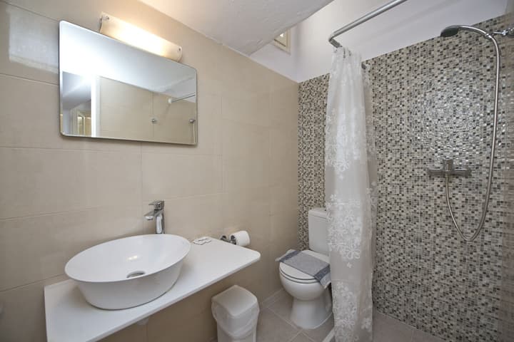 Karboni Hotel