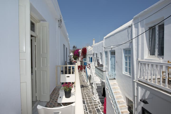 Karboni Hotel