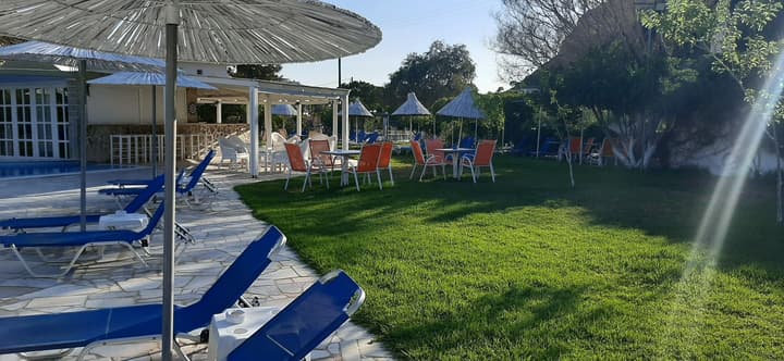ELEATERRA HOTEL