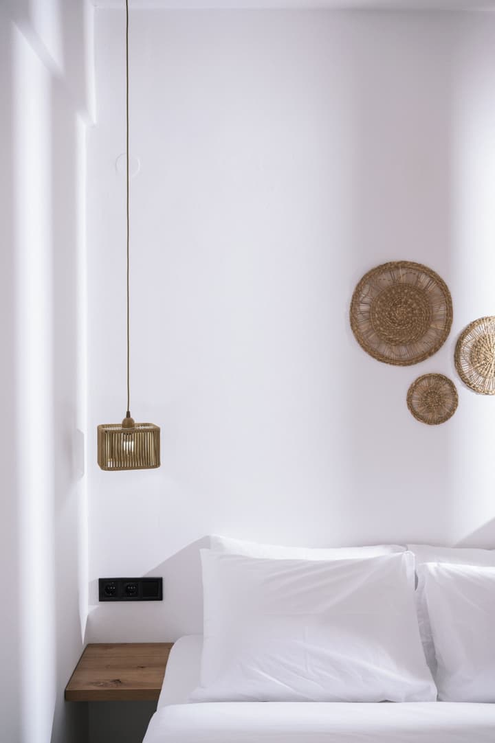 ELEATERRA HOTEL