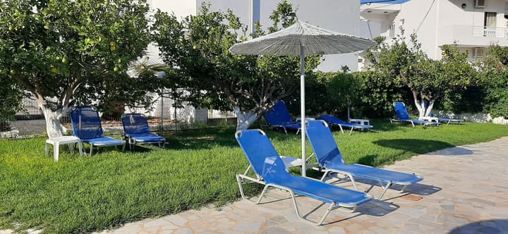 ELEATERRA HOTEL