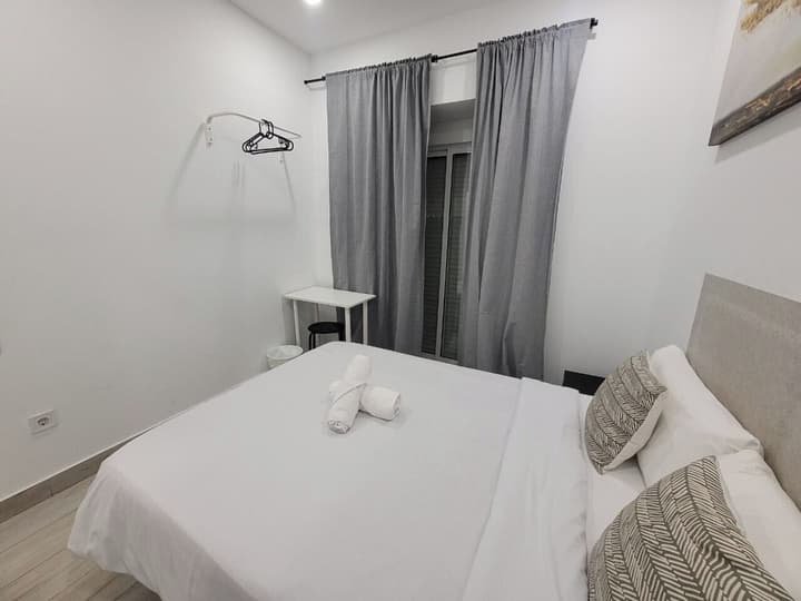 AYZ Silvela - Auto check-in property
