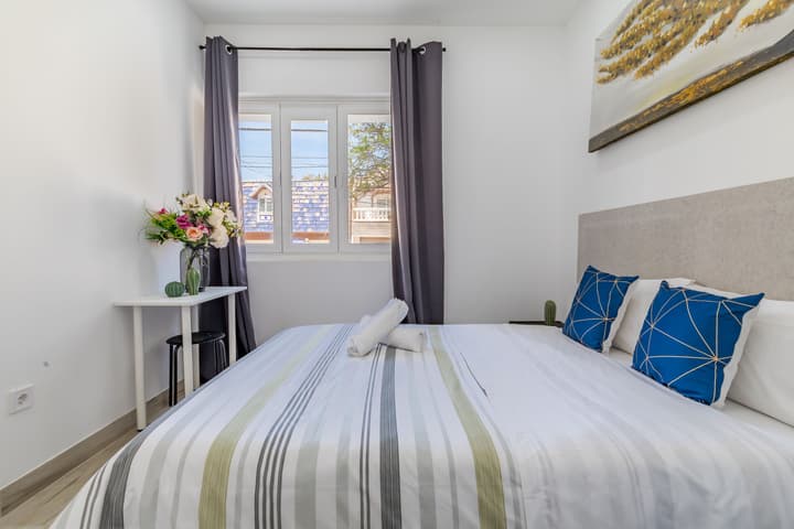AYZ Silvela - Auto check-in property
