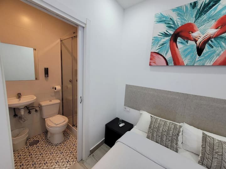AYZ Silvela - Auto check-in property