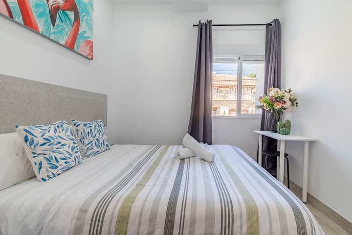 AYZ Silvela - Auto check-in property