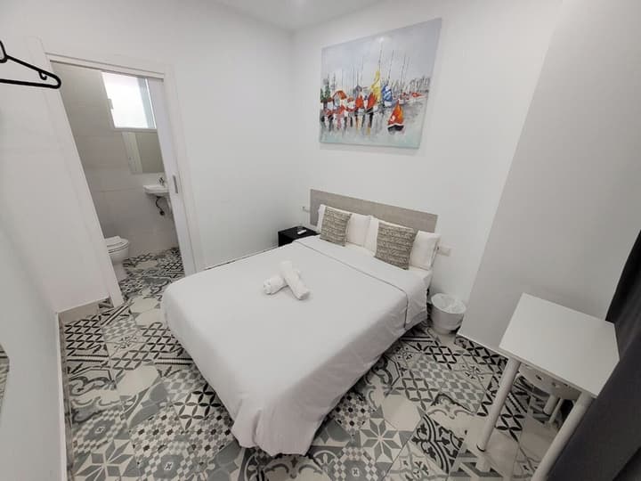 AYZ Silvela - Auto check-in property