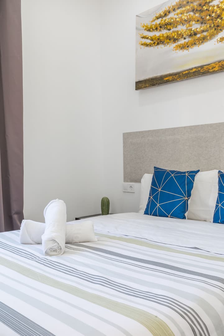 AYZ Silvela - Auto check-in property