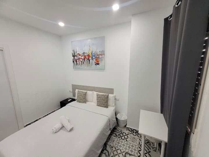 AYZ Silvela - Auto check-in property