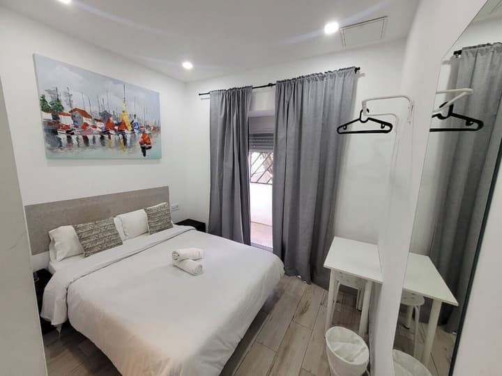 AYZ Silvela - Auto check-in property