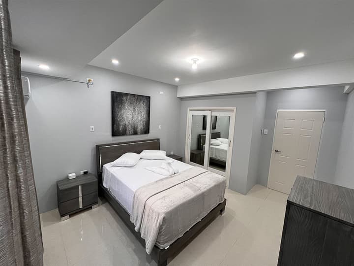 Glencoe Townhome With Loft Jacuzzi and Pool