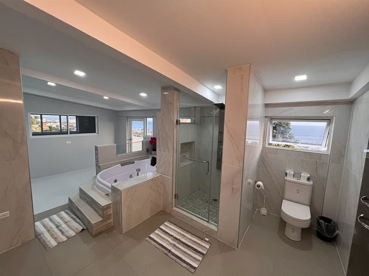 Glencoe Townhome With Loft Jacuzzi and Pool