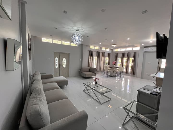 Glencoe Townhome With Loft Jacuzzi and Pool