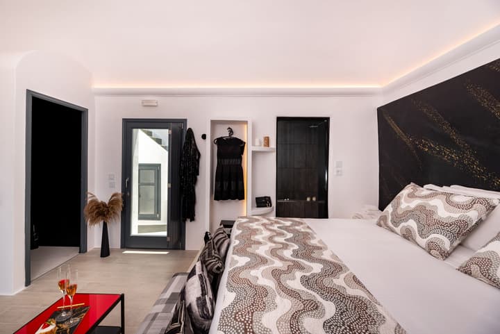 Saint Sin Suites