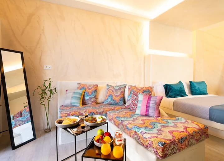Saint Sin Suites