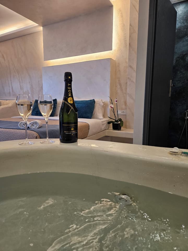 Saint Sin Suites