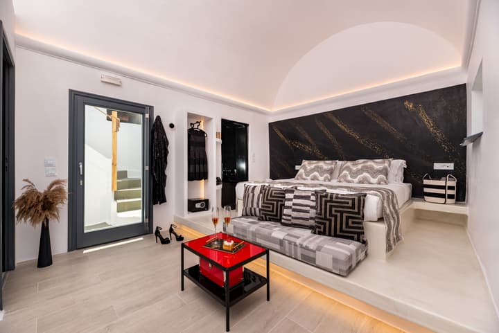 Saint Sin Suites