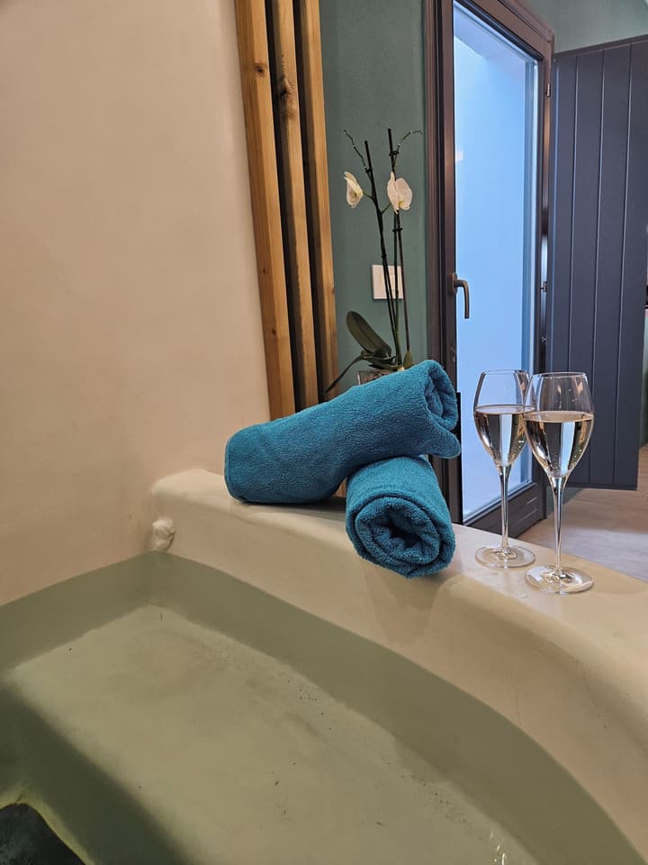 Saint Sin Suites