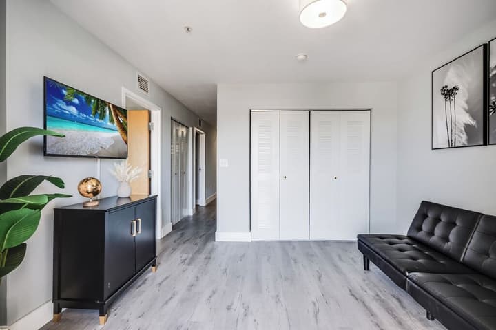 South River Suites