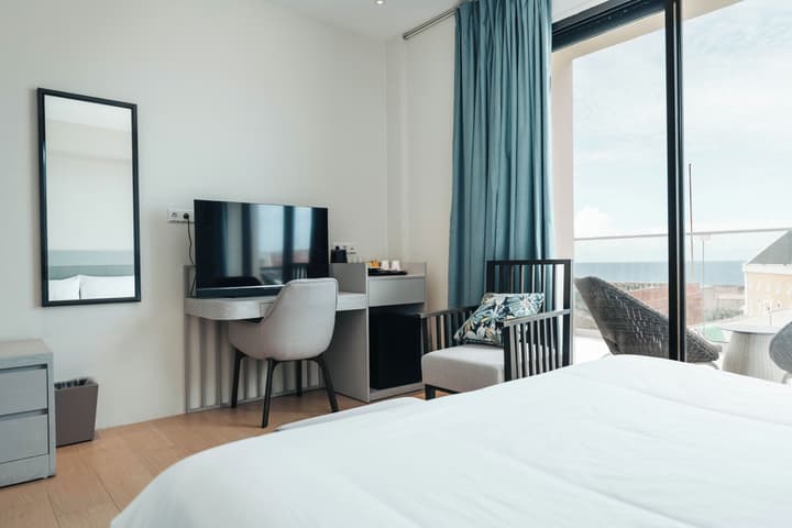 Elements Hotel & Shops