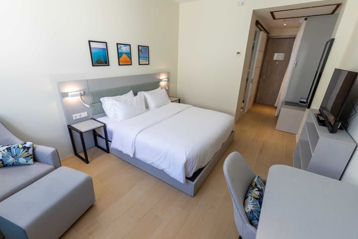 Elements Hotel & Shops