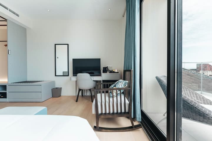 Elements Hotel & Shops