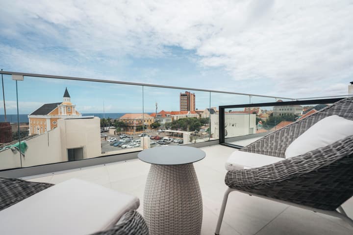 Elements Hotel & Shops