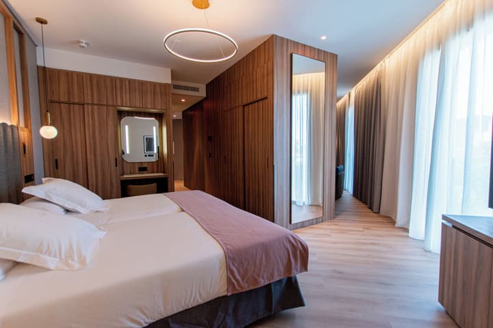 Hotel Giralda Center