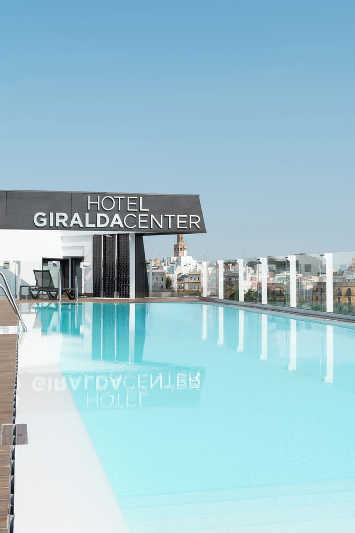 Hotel Giralda Center