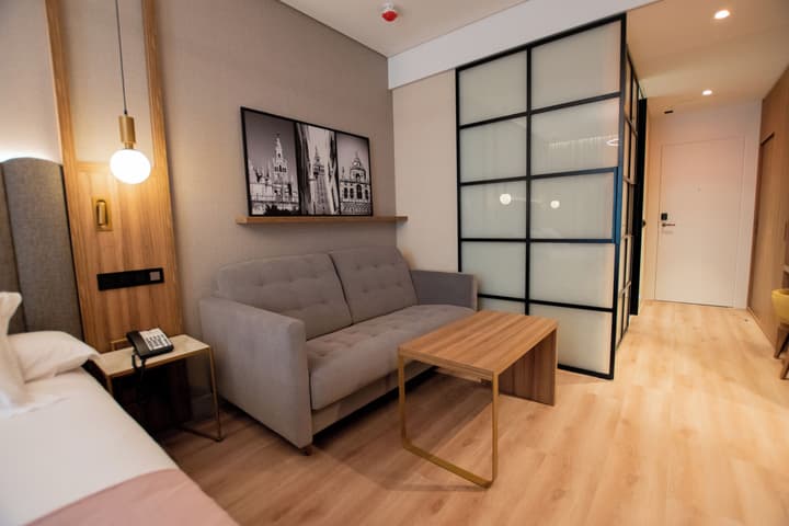 Hotel Giralda Center